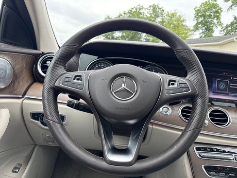 Used 2018 Mercedes-Benz E 300 4MATIC w/ Premium 1 Package image 29