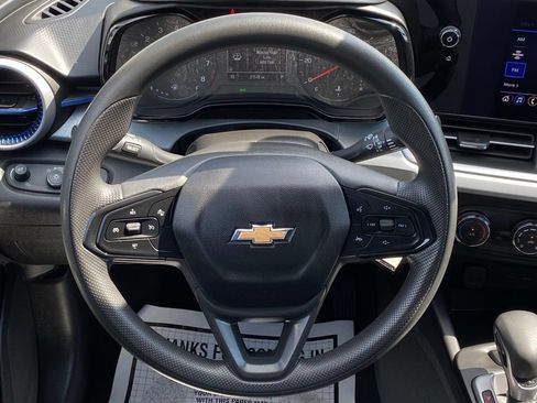 Used 2024 Chevrolet Trax LS FWD image 20