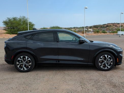 Used 2022 Ford Mustang Mach-E Premium RWD image 2