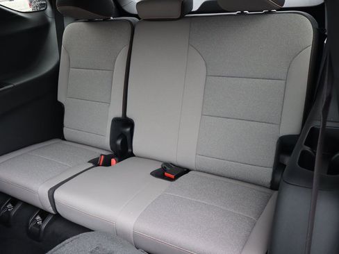 Used 2025 Chevrolet Traverse LT image 10