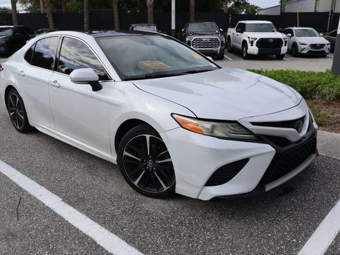 Used 2020 Toyota Camry XSE FWD image 6