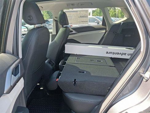 New 2025 Volkswagen Taos SEL image 8