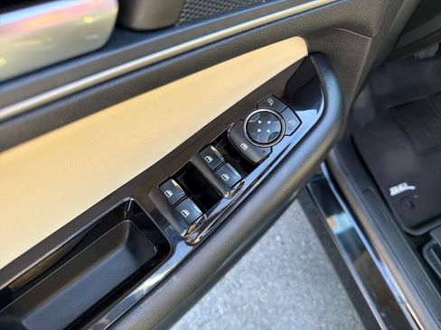 Used 2018 Ford Edge SEL w/ Equipment Group 201A FWD image 11