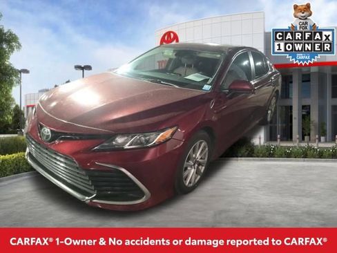 Used 2021 Toyota Camry LE w/ Carpet Mat Package (TMS) image 2