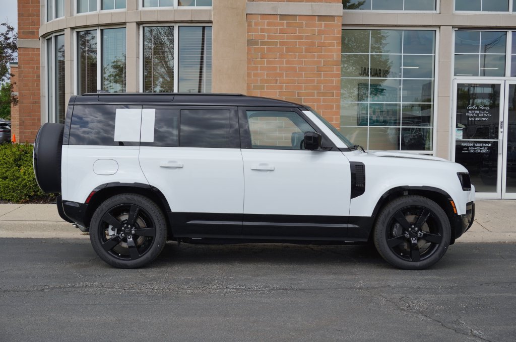 Certified 2026 Land Rover Defender 110 X-Dynamic SE AWD/4WD image 7