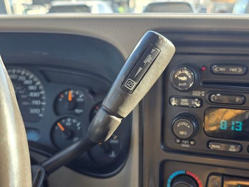 Used 2005 GMC Sierra 2500 SLT w/ Heavy-Duty Power Package image 34