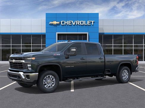 New 2026 Chevrolet Silverado 3500 LT image 3