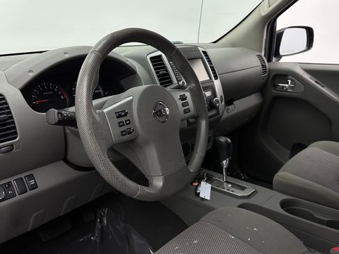 Used 2020 Nissan Frontier SV RWD image 8