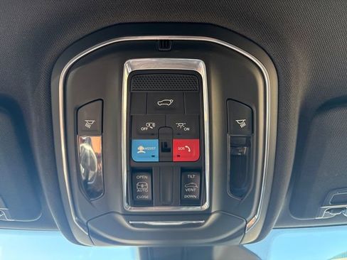 Used 2024 Jeep Grand Cherokee L Altitude AWD/4WD image 14