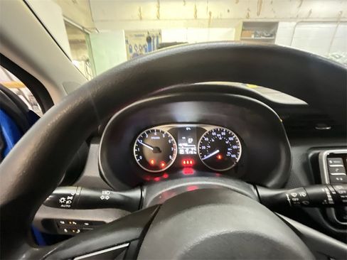 Used 2022 Nissan Kicks S image 15