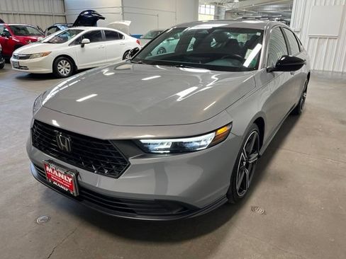 Used 2025 Honda Accord Sport image 7