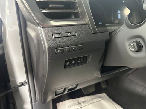 Used 2025 Lexus GX 550 w/ Accessory Package (2T) AWD/4WD image 14