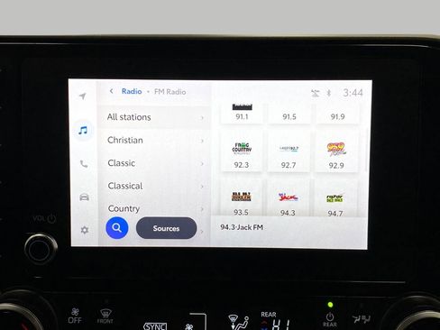 Used 2023 Toyota Highlander L image 21