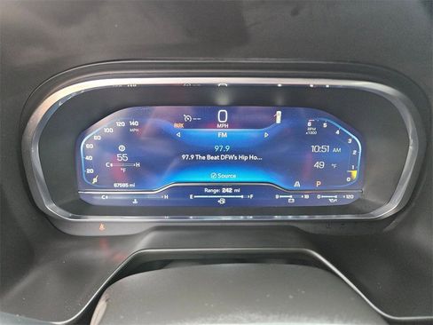 Used 2023 Chevrolet Suburban Premier image 19