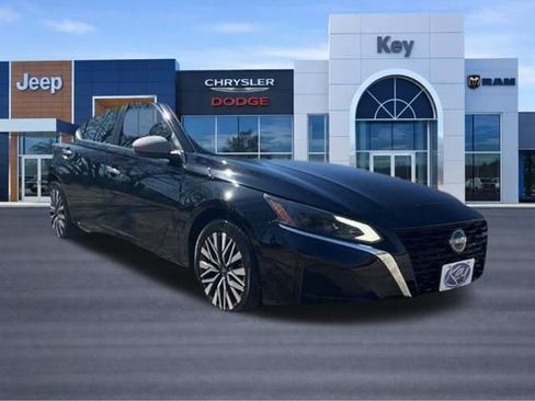 Used 2023 Nissan Altima 2.5 SV FWD image 30