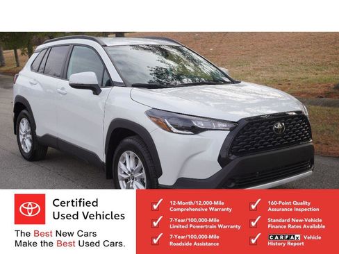 Certified 2024 Toyota Corolla Cross LE image 1