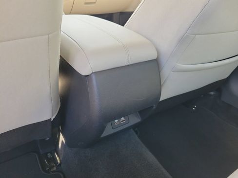 Used 2025 Nissan Altima 2.5 SV FWD image 10