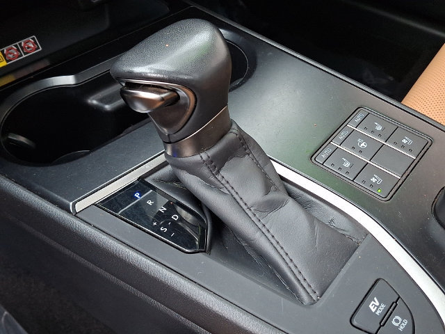 Used 2024 Lexus UX 250h AWD w/ Premium Package image 16