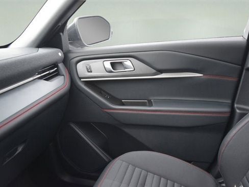 New 2026 Ford Explorer ST-Line w/ ST-Line Street Pack AWD/4WD image 15