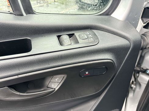 Used 2024 Mercedes-Benz Sprinter 2500 image 8