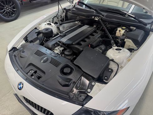 Used 2004 BMW Z4 2.5i image 19