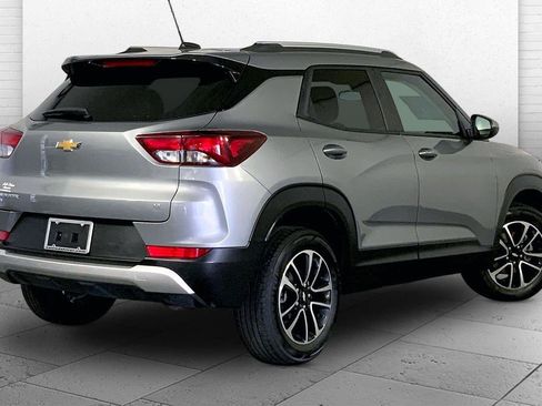 Used 2025 Chevrolet TrailBlazer LT AWD/4WD image 13