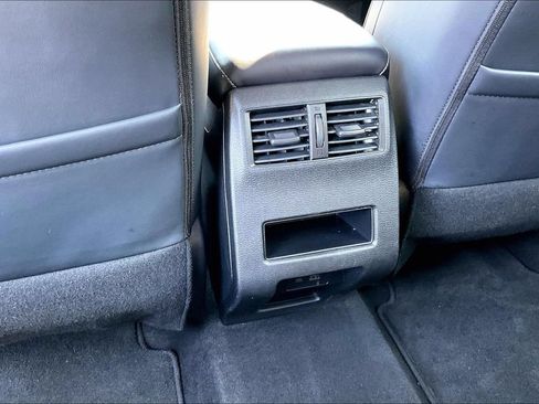Used 2024 Mitsubishi Outlander SE AWD/4WD image 30