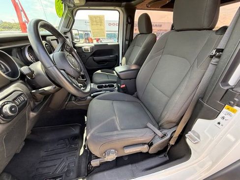 Used 2018 Jeep Wrangler Sport AWD/4WD image 9