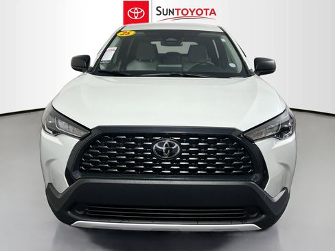 Used 2025 Toyota Corolla Cross L image 10