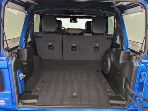 Used 2023 Jeep Wrangler Unlimited Sahara image 35