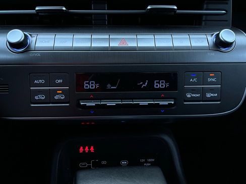 Used 2025 Hyundai Kona SEL image 28