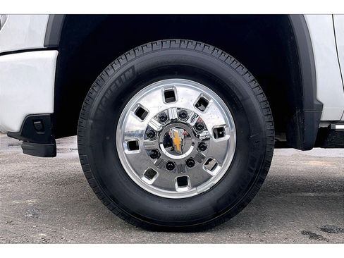 Used 2024 Chevrolet Silverado 3500 High Country w/ Technology Package image 10