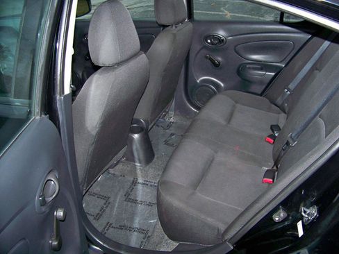 Used 2019 Nissan Versa S FWD image 40