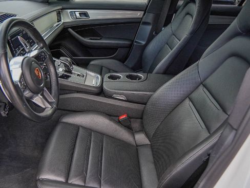 Used 2018 Porsche Panamera 4S image 9