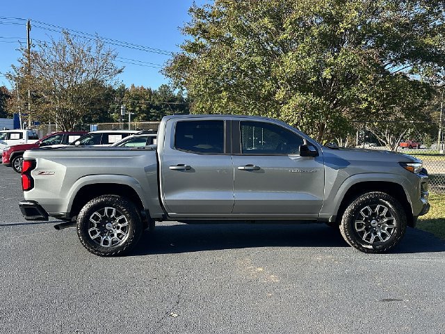Used 2024 Chevrolet Colorado Z71 w/ Z71 Convenience Package 2 AWD/4WD image 9