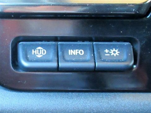 Used 2022 Chevrolet Silverado 1500 ZR2 w/ Technology Package image 33