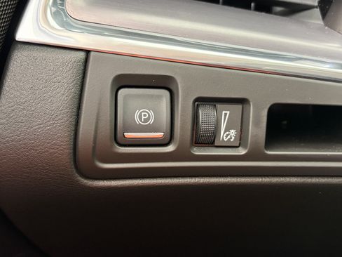 Used 2017 Cadillac XT5 Luxury w/ Driver Awareness Package AWD/4WD image 26