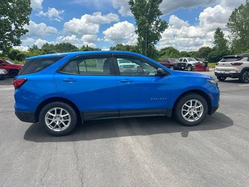 Used 2024 Chevrolet Equinox LS FWD image 8