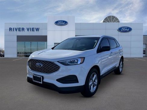 Used 2024 Ford Edge SE image 3