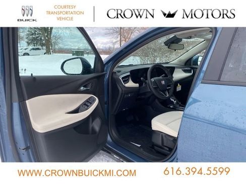 Used 2025 Buick Encore GX Preferred image 11