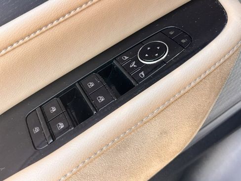 Certified 2025 INFINITI QX80 Sensory image 10