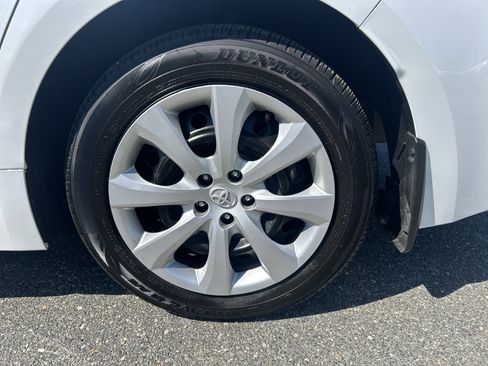 Used 2025 Toyota Corolla LE FWD image 21
