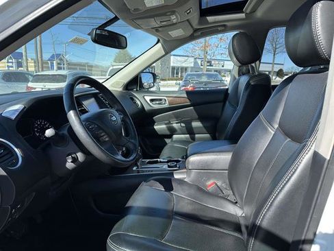 Used 2018 Nissan Pathfinder Platinum image 14