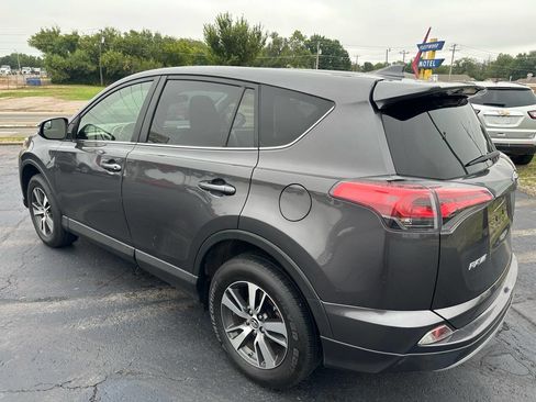 Used 2018 Toyota RAV4 XLE w/ Carpet Mat Package image 11