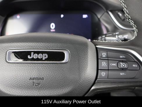 New 2025 Jeep Grand Cherokee Laredo image 10