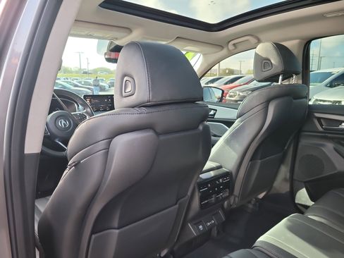 Used 2024 Acura MDX SH-AWD image 12