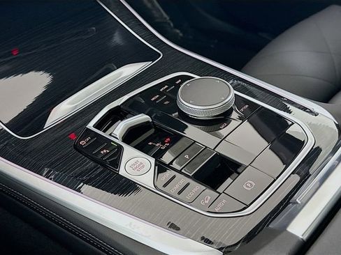 Used 2024 BMW X5 xDrive40i w/ M Sport Package image 17