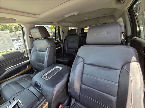 Used 2015 GMC Yukon Denali w/ Premium Package RWD image 14
