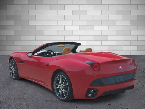 Used 2010 Ferrari California Spyder image 3