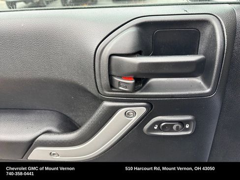 Used 2017 Jeep Wrangler Unlimited Rubicon w/ Cold Weather Group image 13